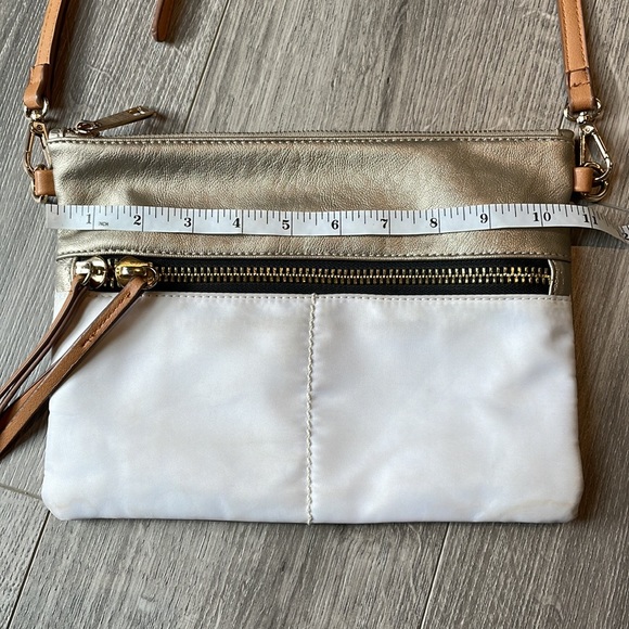 Sondra Roberts Squared gold and white cross shoulder bag. - Picture 4 of 10